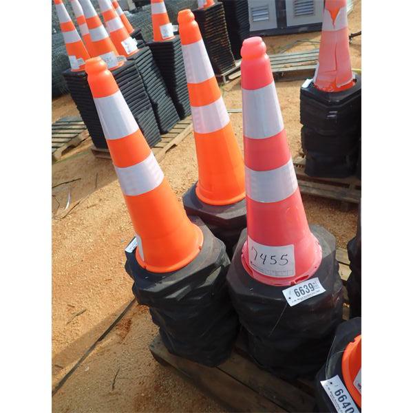 (19) SAFETY CONES (B-9)