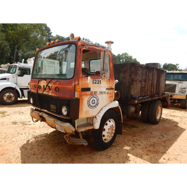 1985 VOLVO F614 Water Truck