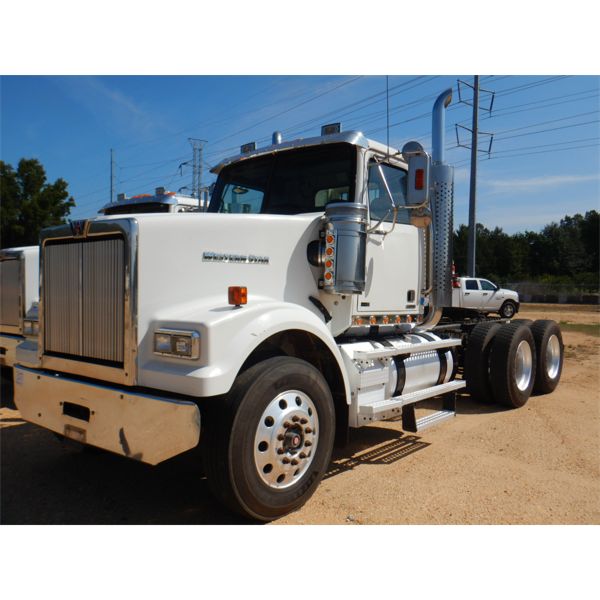 2012 WESTERN STAR 4900SF Day Cab Truck