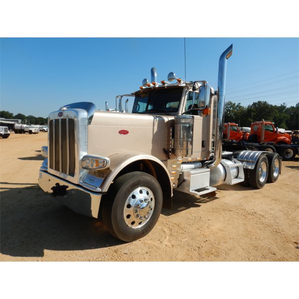2017 PETERBILT 389 Day Cab Truck