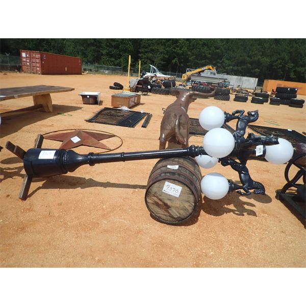 4 HORSE OUTDOOR LIGHT POLE (C-6)