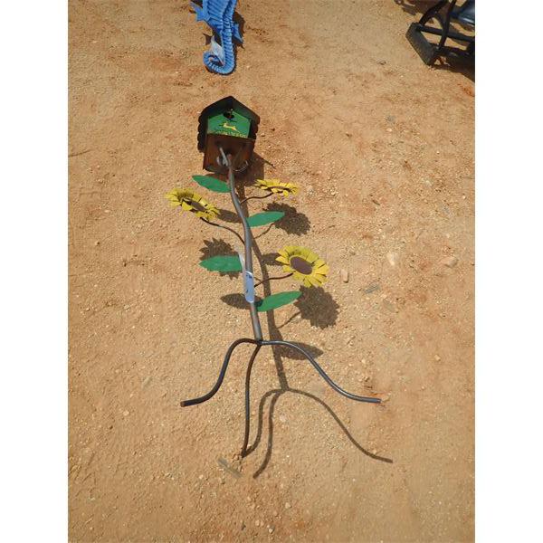 JOHN DEERE BIRD HOUSE (C-6)