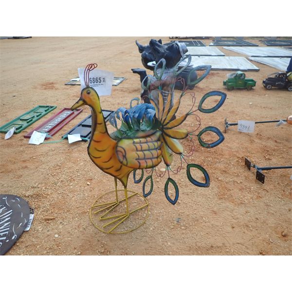 METAL PEACOCK W/ROTATING TAIL (C-6)