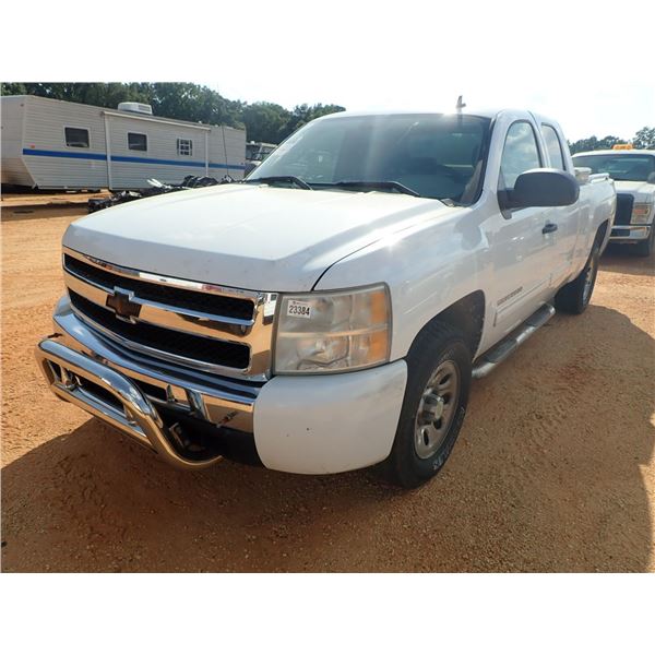2011 CHEVROLET SILVERADO LS Pickup Truck