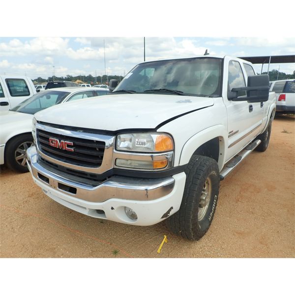 2006 GMC SIERRA 2500 HD Pickup Truck