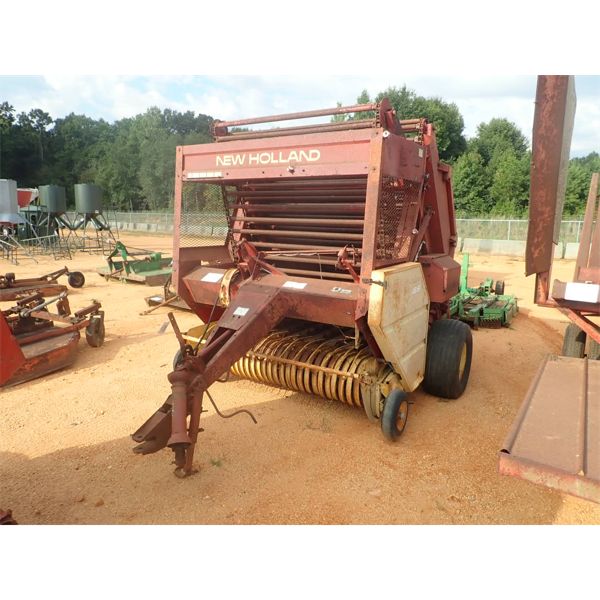 NEW HOLLAND 851 ROUND HAY Baler