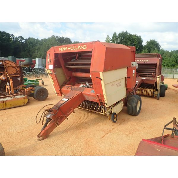 NEW HOLLAND 853 ROUND HAY Baler
