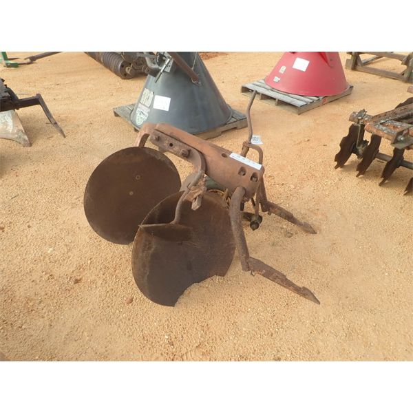 INTERNATIONAL  2 ROW BOTTOM Plow