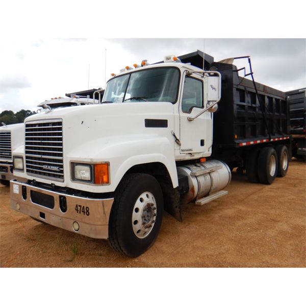 2009 MACK CHU613 Dump Truck