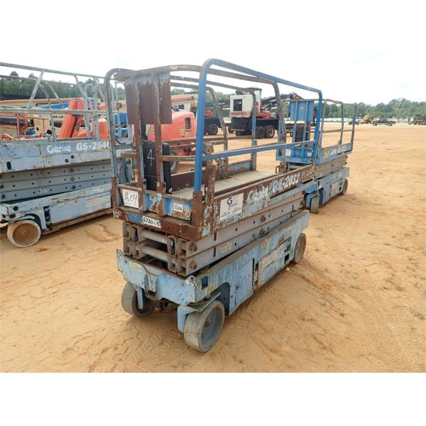 GENIE GS2032 Scissor Lift