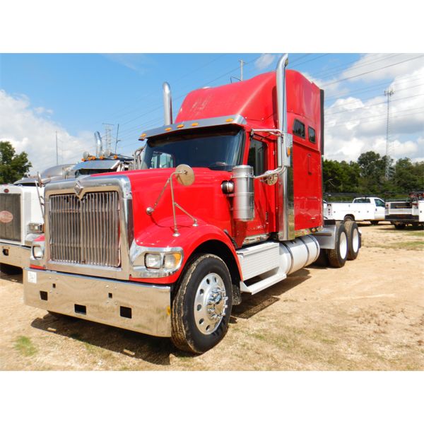 2006 INTERNATIONAL 9900i Sleeper Truck