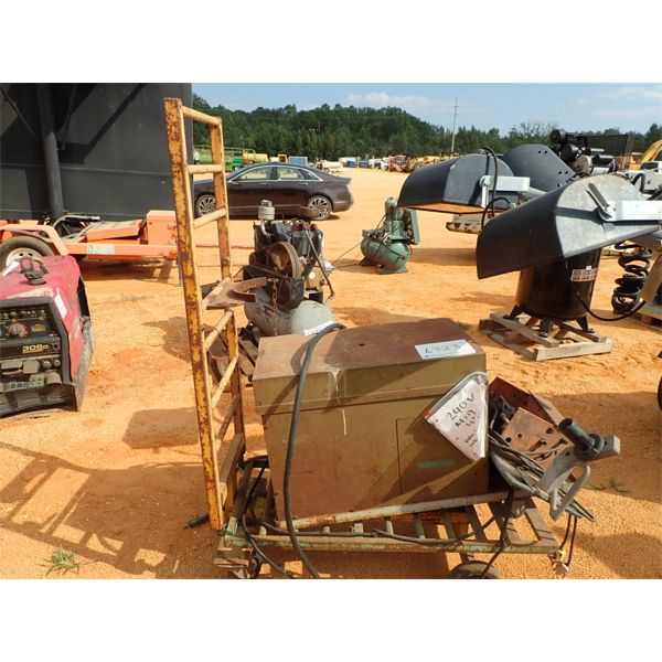 MIG WELDER, 240 VOLTS  (B-3)