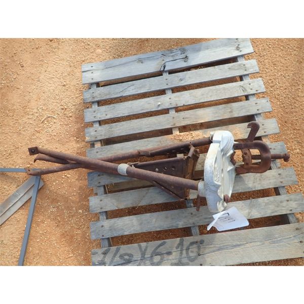 PIPE VISE (B-9)