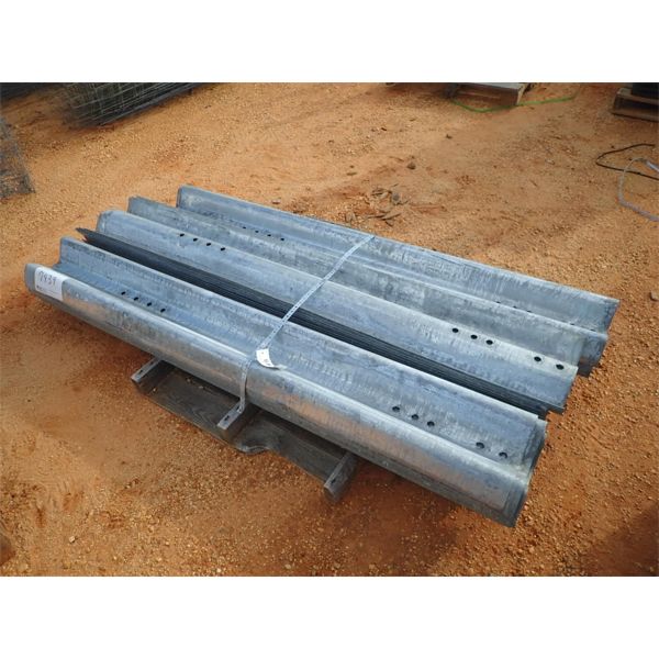 (1) PALLET GALV GUARDRAIL (B-9)
