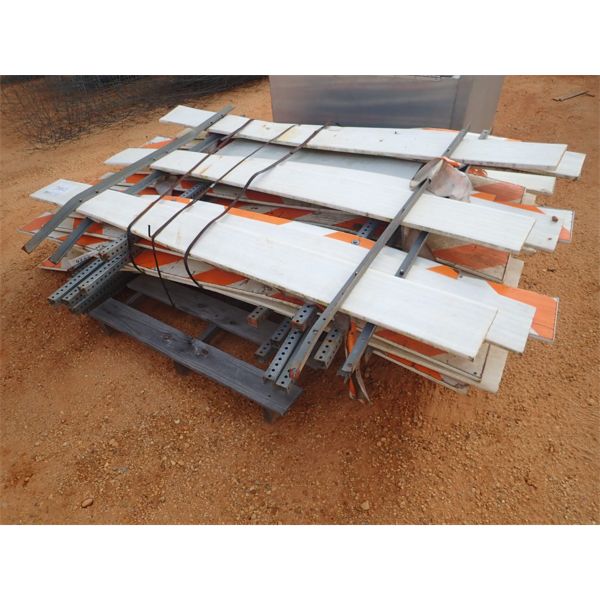 (1) PALLET SAFETY BARRICADE (B-9)
