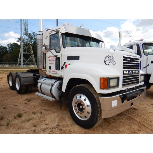 2006 MACK CHN613 Day Cab Truck