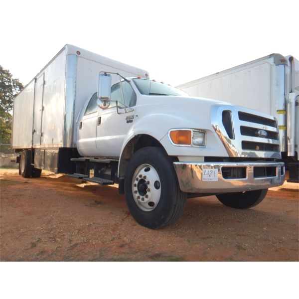 2010 FORD F750 Box Truck