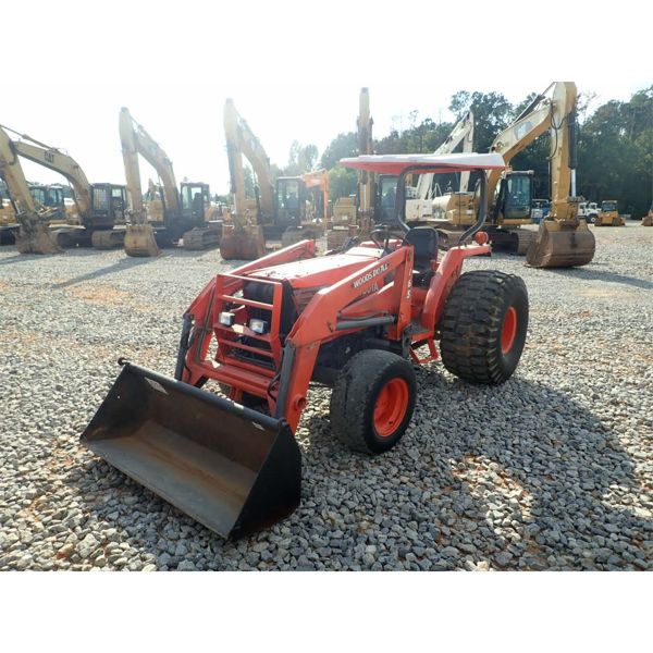 KUBOTA L4200 Farm Tractor
