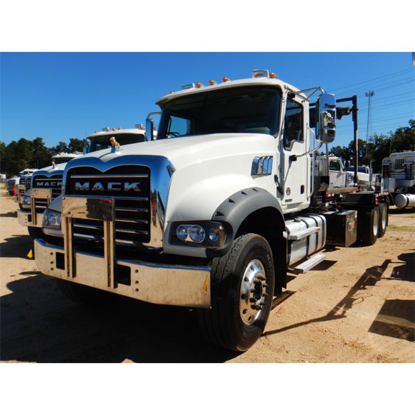 2022 MACK GR64F Roll Off Truck