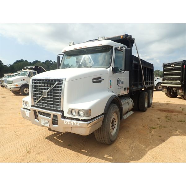 2007 VOLVO VHD Dump Truck