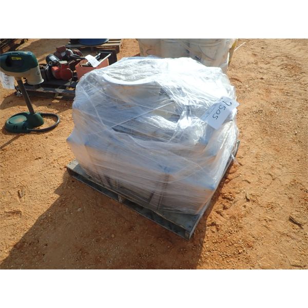 (1) PALLET LIGHT FIXTURES (B-9)