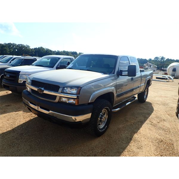 2003 CHEVROLET SILVERADO 2500 HD Pickup Truck
