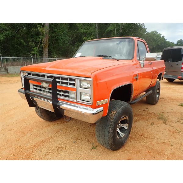 1987 CHEVROLET SILVERADO 10 Pickup Truck