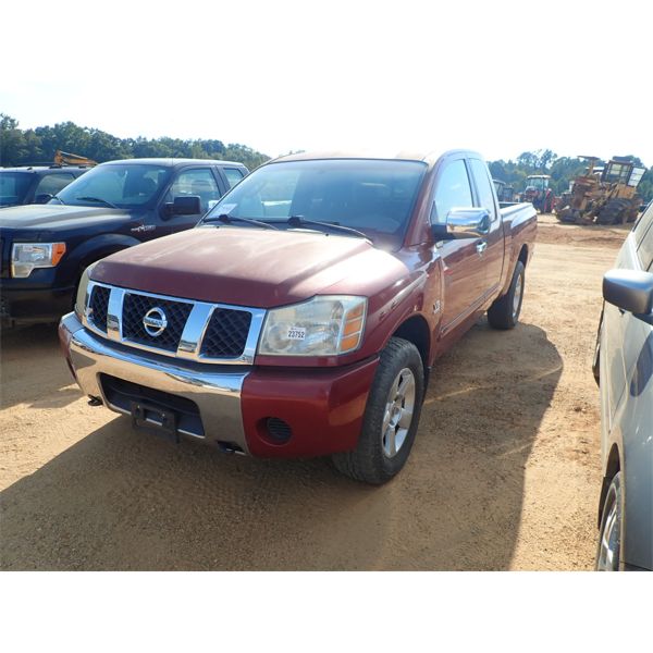 2004 NISSAN TITAN SE Pickup Truck