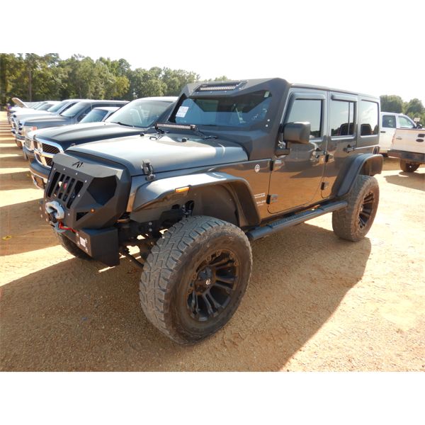 2017 JEEP WRANGLER UNLIMITED SPORT SUV