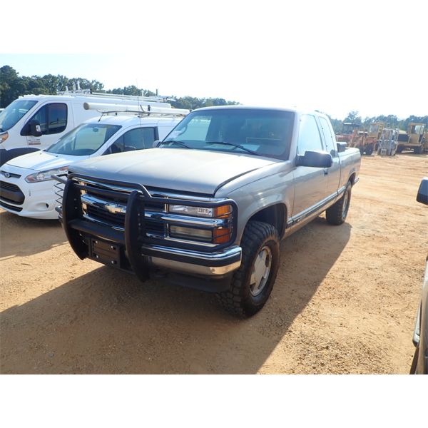 1998 CHEVROLET SILVERADO 1500 Z71 Pickup Truck