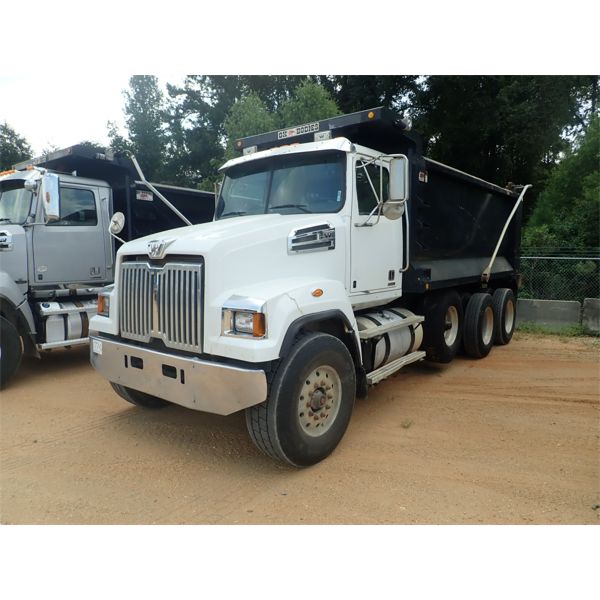 2016 WESTERN STAR 4700SF Dump Truck