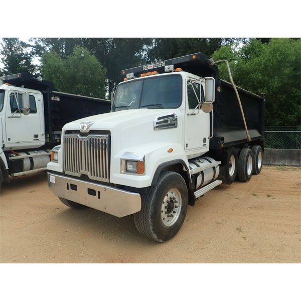2016 WESTERN STAR 4700SF Dump Truck