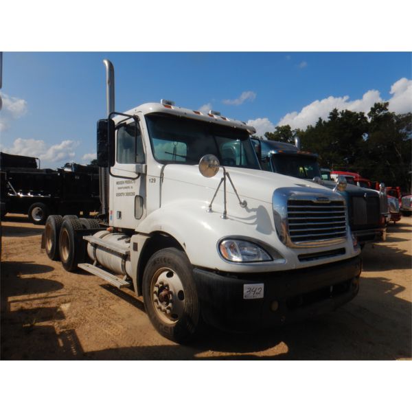 2006 FREIGHTLINER  Day Cab Truck