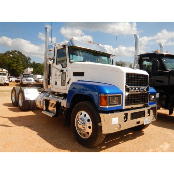 2022 MACK PI64T Day Cab Truck