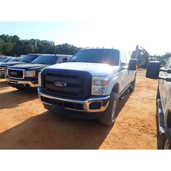 2015 FORD F350 XL Pickup Truck