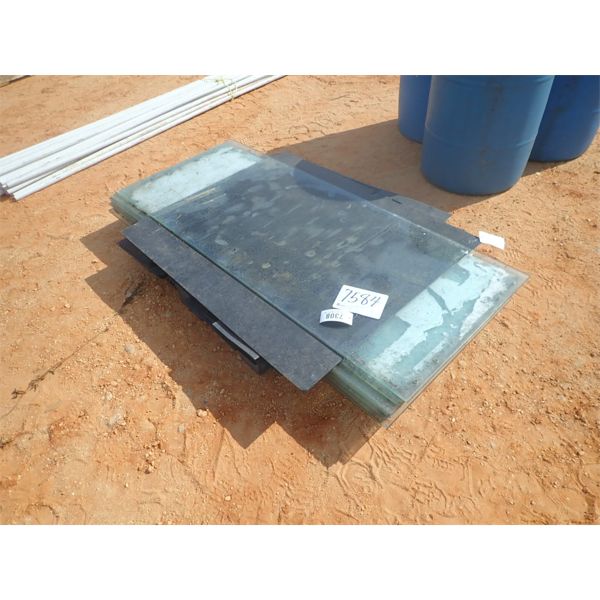 (1) PALLET OF GLASS SHOWER DOORS 