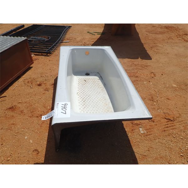 PORCELAIN CAST IRON TUB 