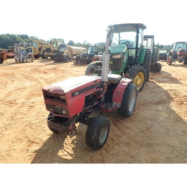 INTERNATIONAL GARDEN TRACTOR, GAS ENGINE (INOPERABLE) J.M. Wood