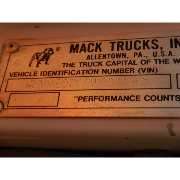 2001 MACK CX613 Sleeper Truck - J.M. Wood Auction Company, Inc.