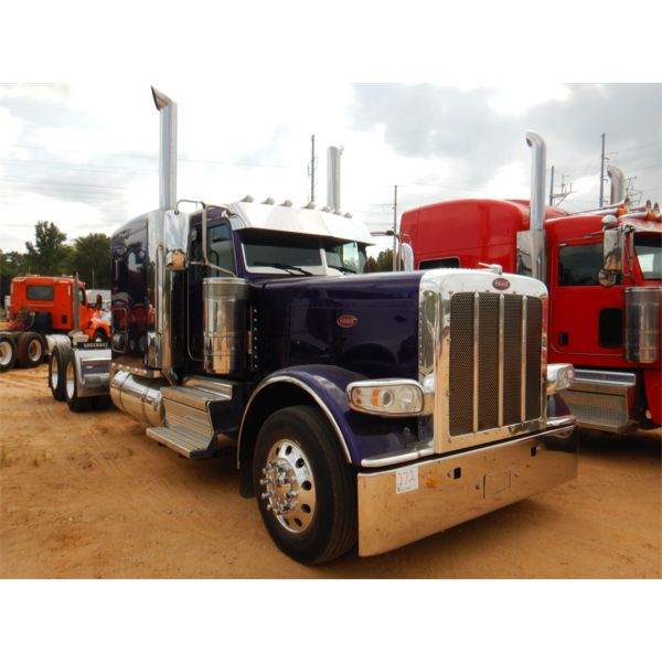 2019 PETERBILT 389 Sleeper Truck