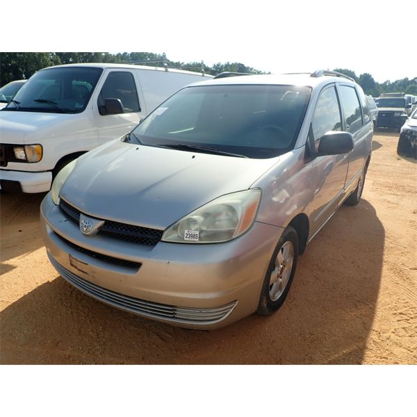 2005 TOYOTA SIENNA CE Passenger Van