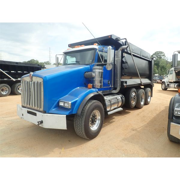 2016 KENWORTH T800 Dump Truck