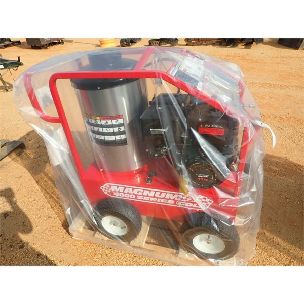 MAGNUM 4000 SERIES GOLD HOT WATER Pressure Washer
