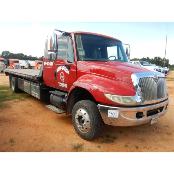 2005 INTERNATIONAL 4300 Rollback Truck