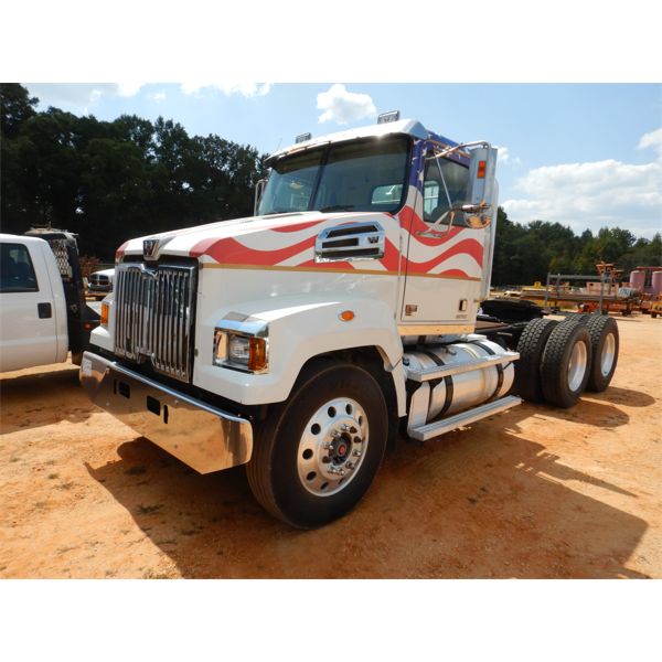 2013 WESTERN STAR 4700SF Day Cab Truck