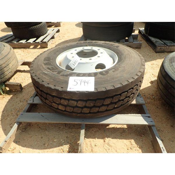 (1) GOODYEAR 31580R22.5 UNUSED TRUCK TIRE & RIM