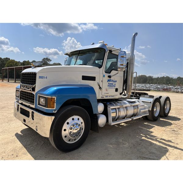 2021 MACK PI64T Day Cab Truck