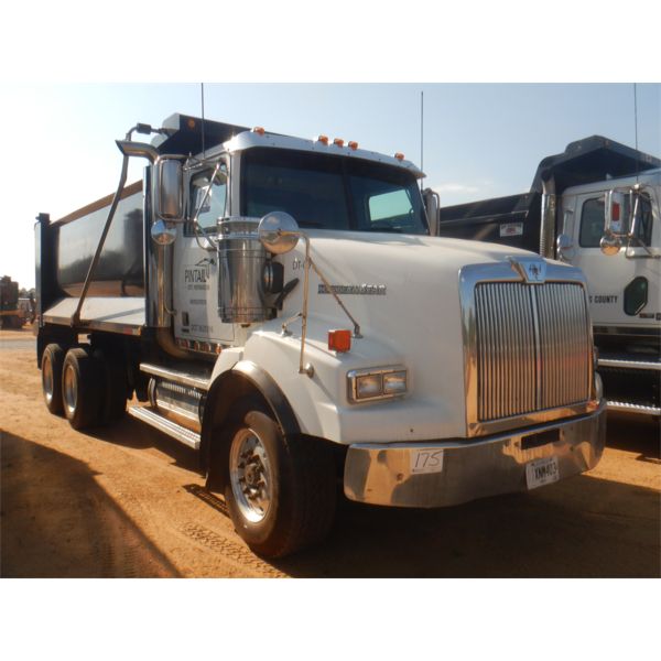 2016 WESTERN STAR 4900 Dump Truck