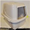 Image 1 : COVERED & VENTED CAT LITTER BOX