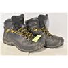 Image 1 : KEEN HIKING BOOTS SIZE 10 "AMERICAN BUILT"